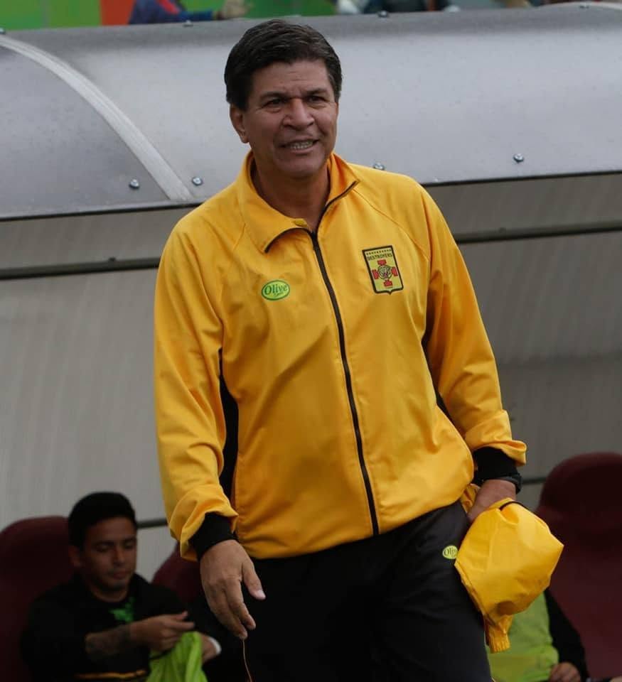 Profesor Oscar Ramírez durante una actividad de El Semillero o Bancruz Piraí