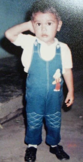 Eduardo James durante su infancia