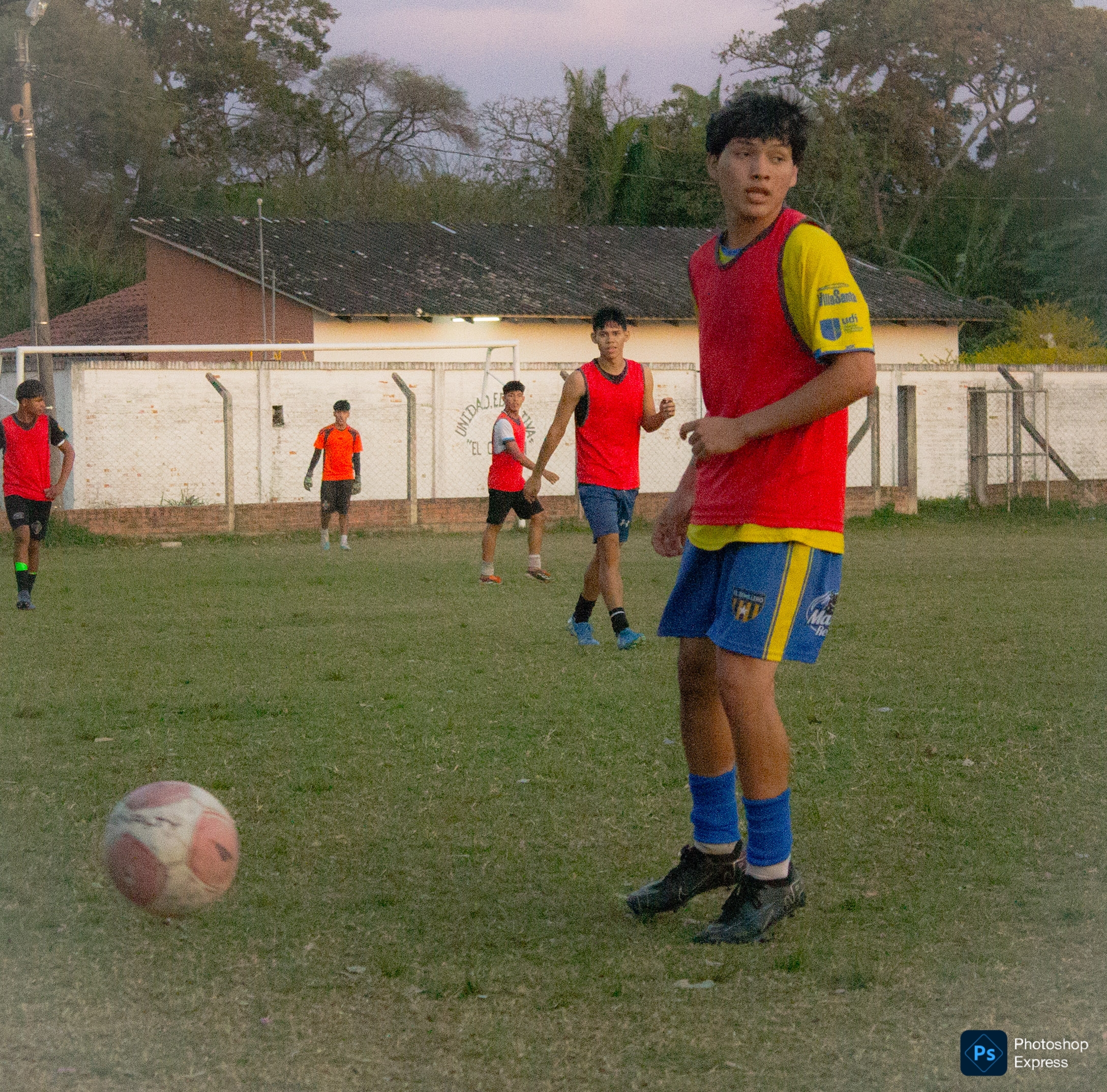 Leonel Flores